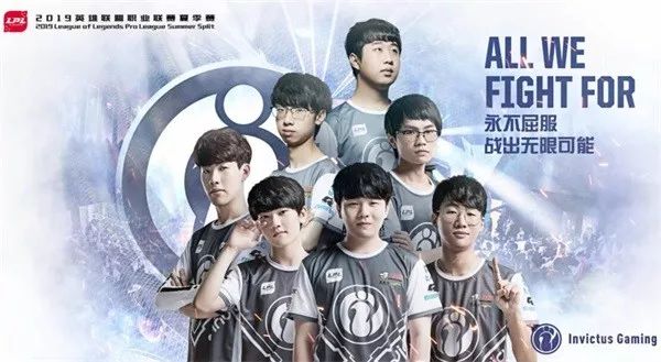 她毫不慌乱 她毫不慌乱