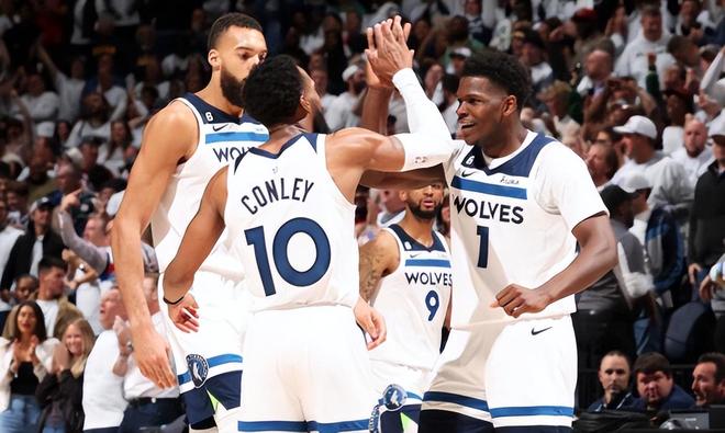 RNG保底世界赛积分变动：锁定常规赛前四 积分130与TES并列